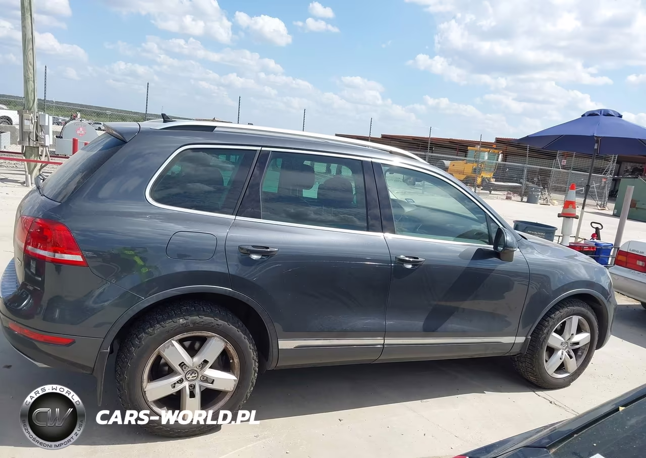 2012 Volkswagen Touareg Tdi Lux VIN:WVGEK9BP7CD008989 - 13