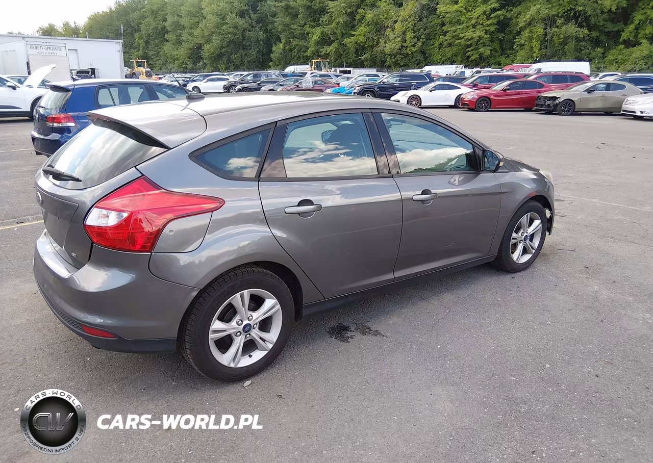 2013 Ford Focus Se VIN:1FADP3K28DL323218 - 4