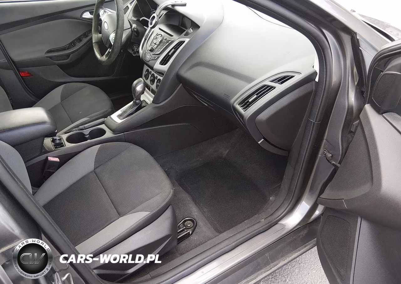 2013 Ford Focus Se VIN:1FADP3K28DL323218 - 5