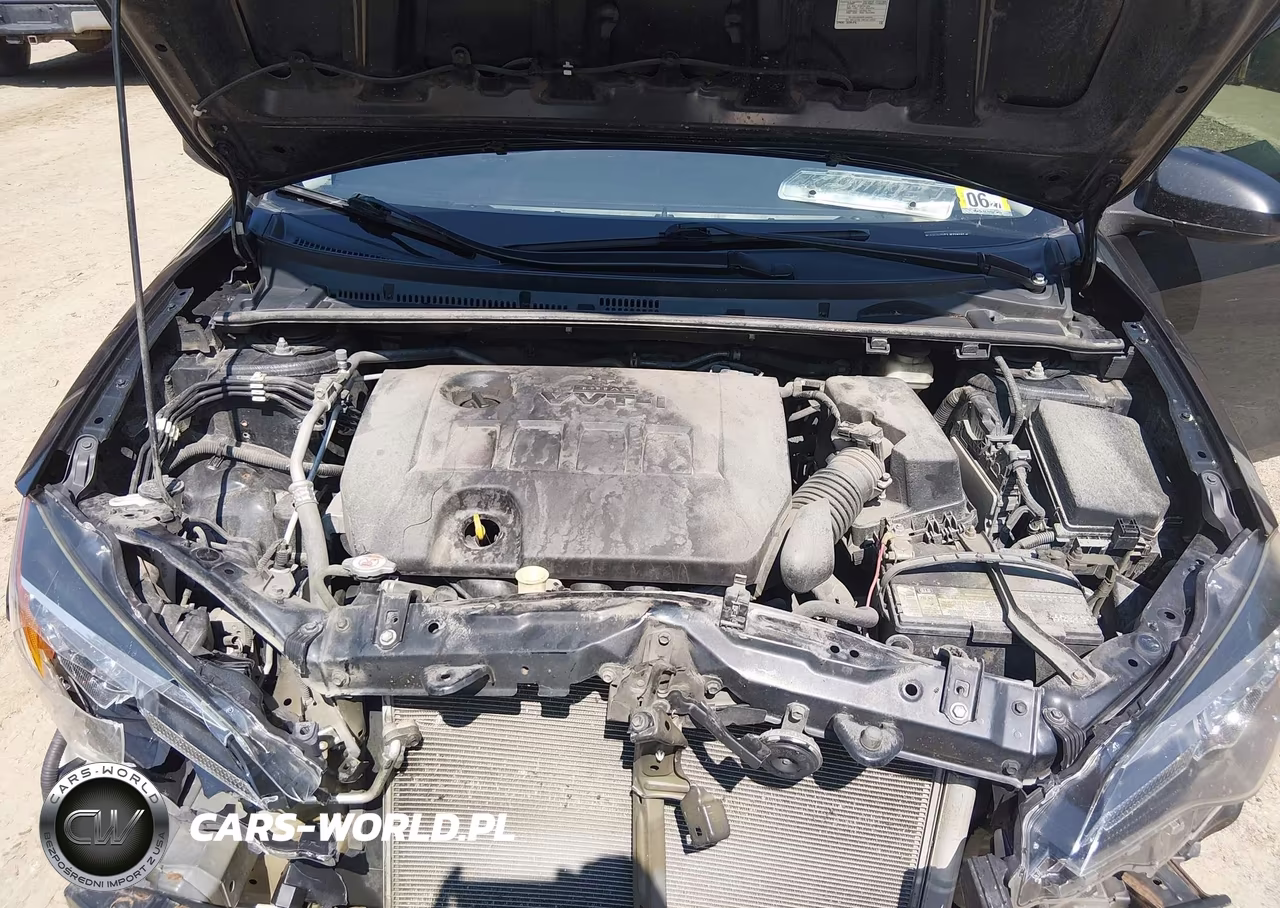 2018 Toyota Corolla Le VIN:5YFBURHE2JP759290 - 10