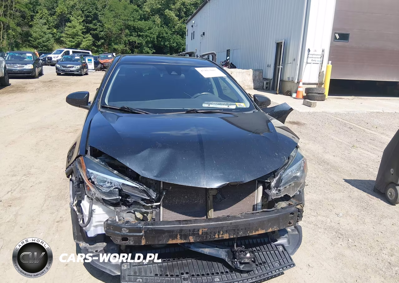 2018 Toyota Corolla Le VIN:5YFBURHE2JP759290 - 12