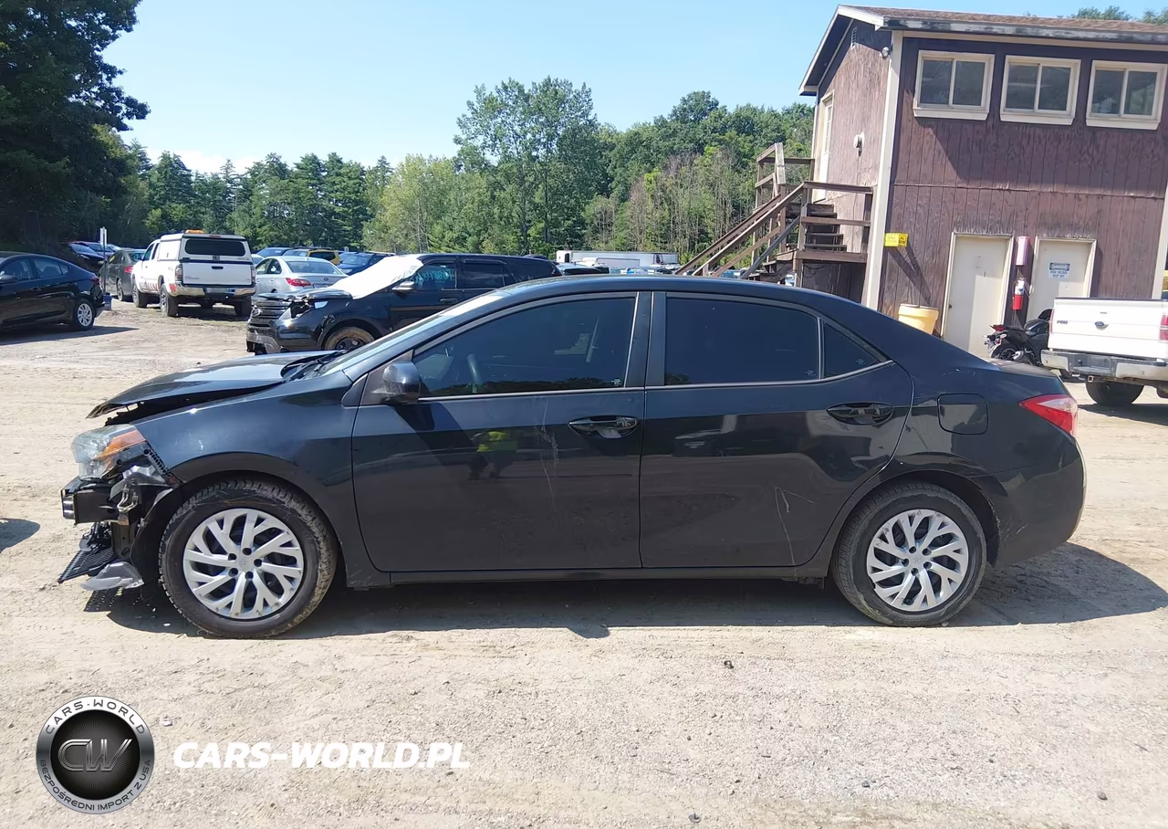 2018 Toyota Corolla Le VIN:5YFBURHE2JP759290 - 14