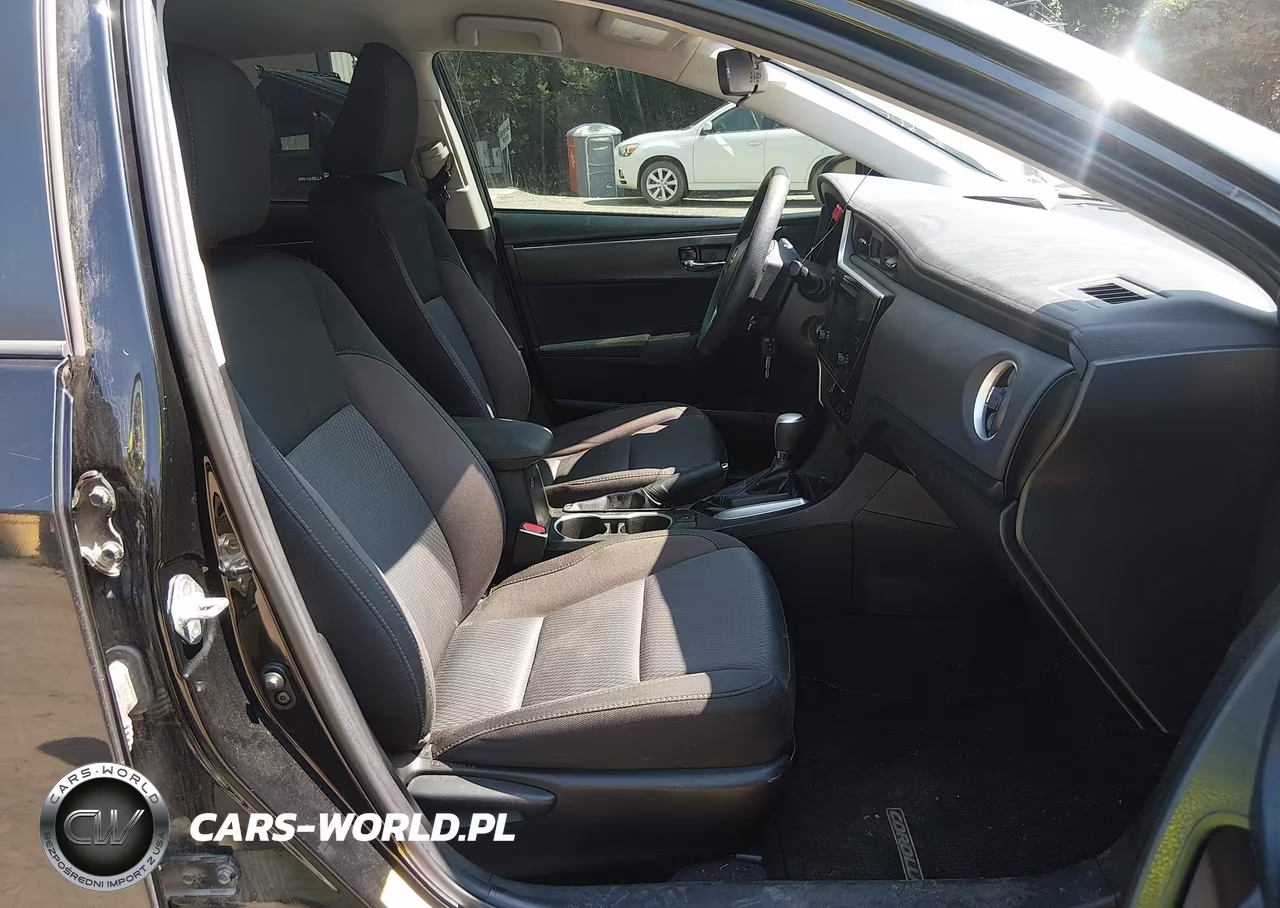 2018 Toyota Corolla Le VIN:5YFBURHE2JP759290 - 5