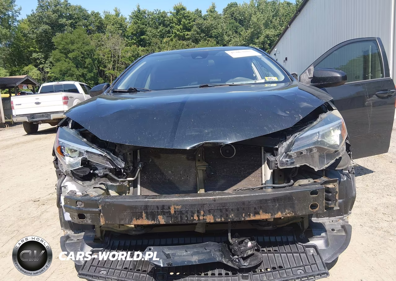 2018 Toyota Corolla Le VIN:5YFBURHE2JP759290 - 6
