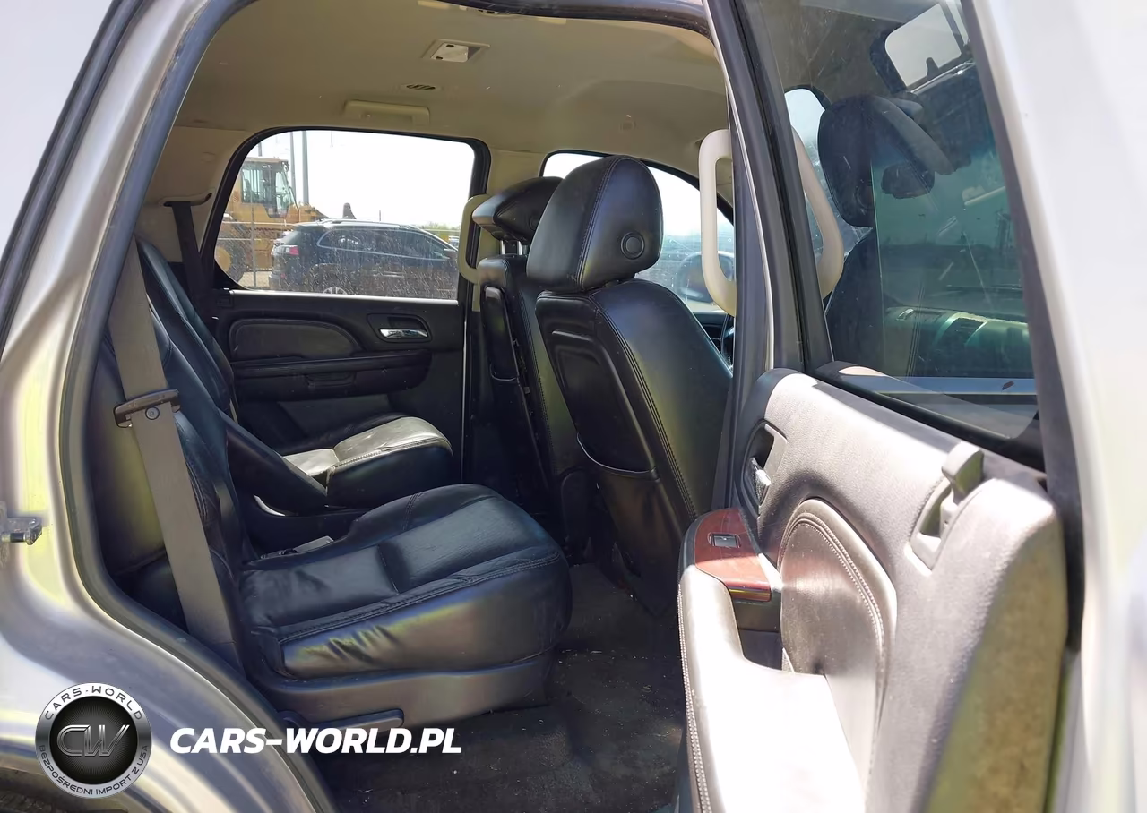 2007 Cadillac Escalade VIN:1GYEC63897R324811 - 8