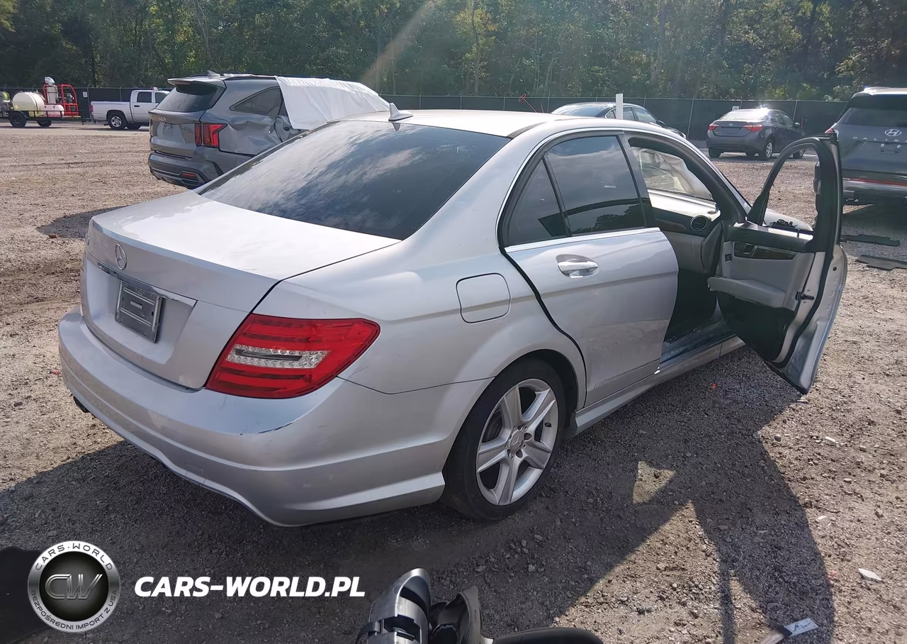 2012 Mercedes-Benz C 250 Luxury-Sport VIN:WDDGF4HB8CR195426 - 4