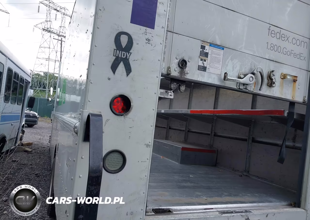 2016 Ford F-59 Commercial Stripped VIN:1F66F5KY2G0A12138 - 3