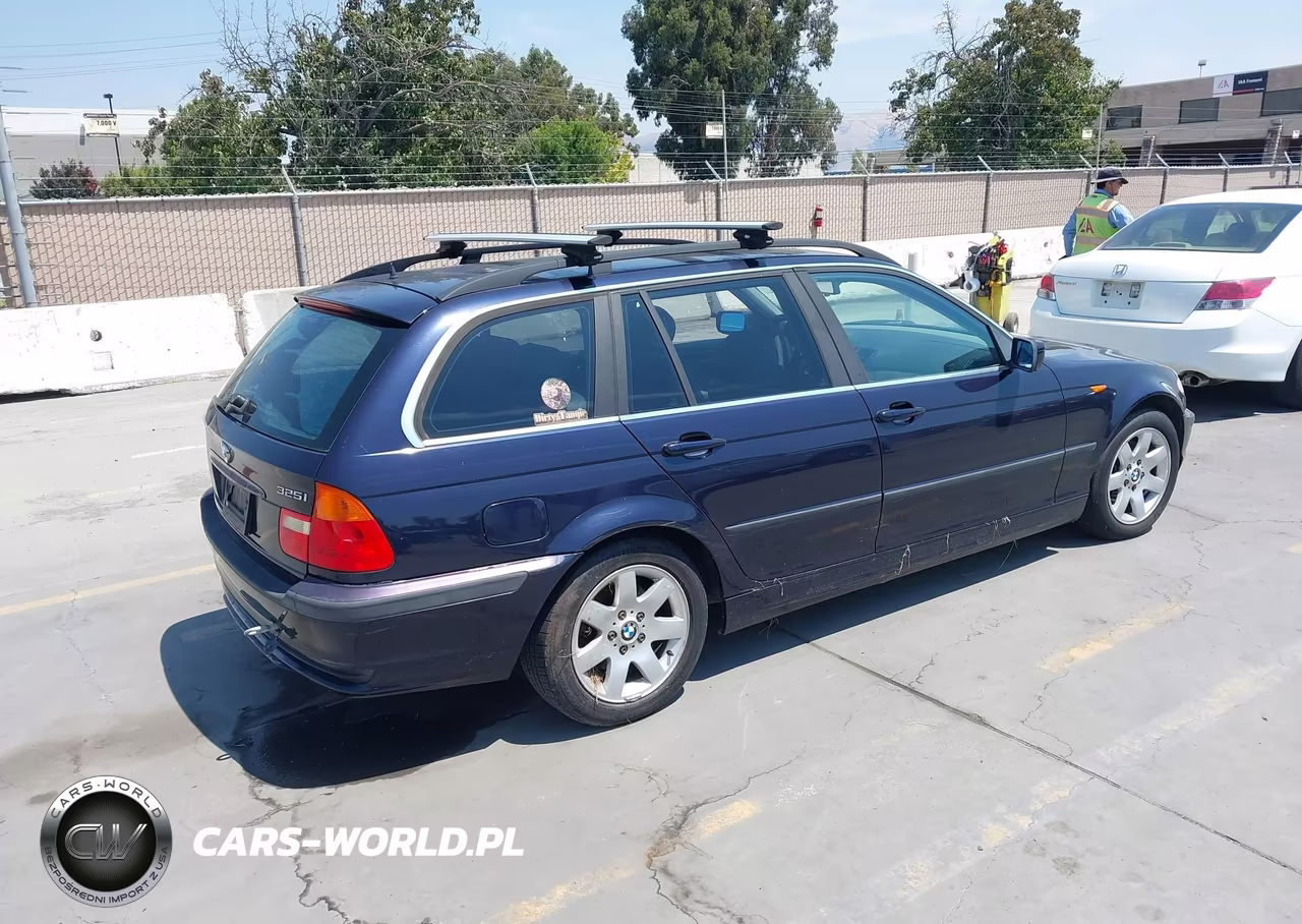2003 BMW 325It VIN:WBAAX134X3PJ00541 - 4