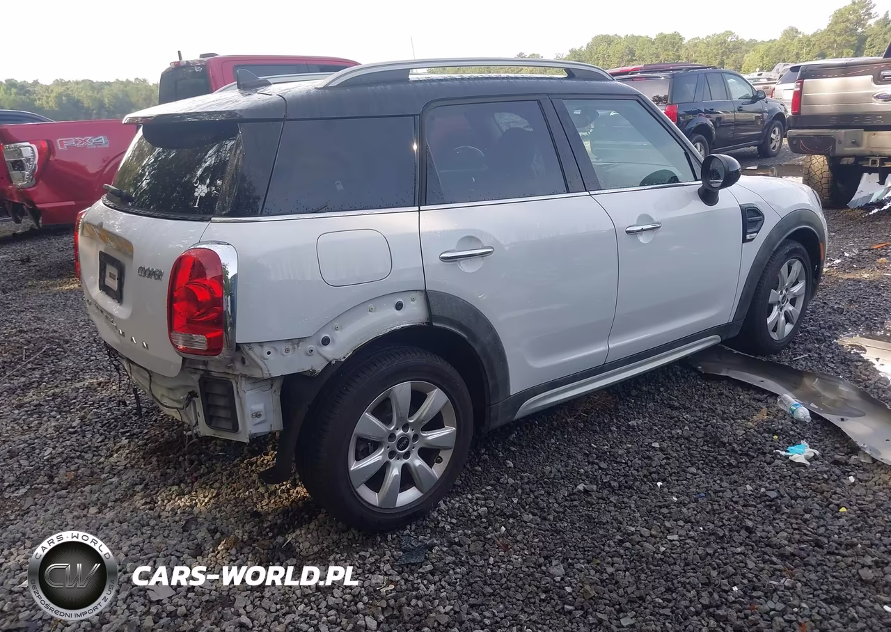 2018 Mini Countryman Cooper VIN:WMZYS7C3XJ3E08519 - 4