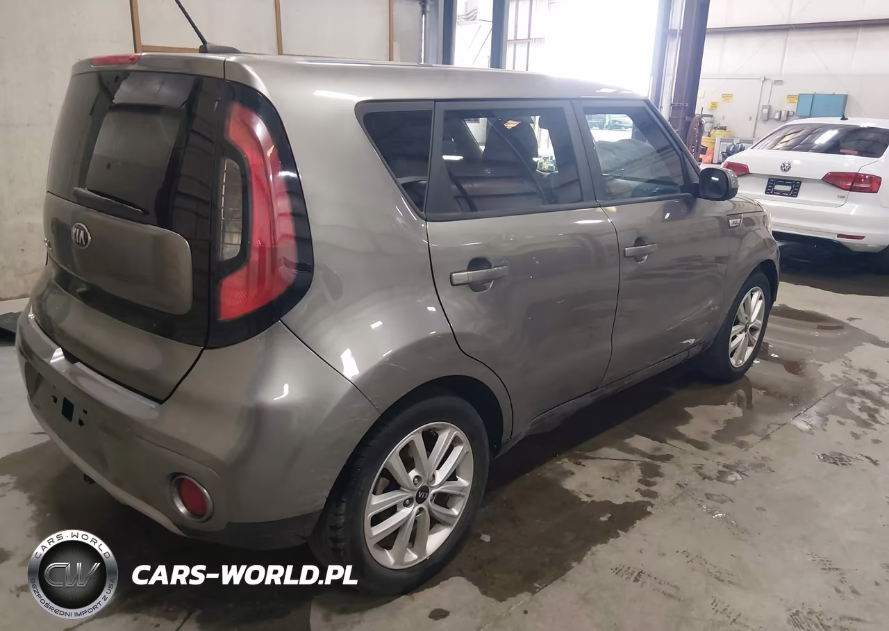 2019 Kia Soul + VIN:KNDJP3A5XK7651982 - 4