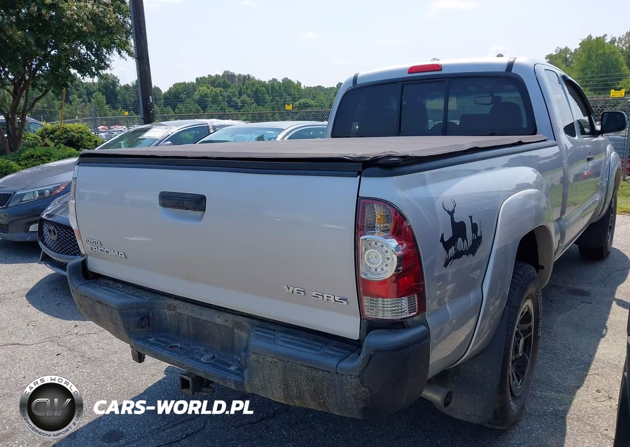 2010 Toyota Tacoma Base V6 VIN:5TEUU4ENXAZ721865 - 4
