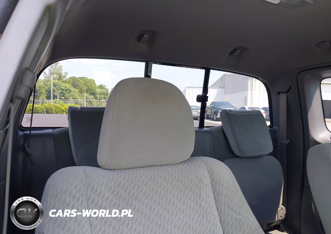 2010 Toyota Tacoma Base V6 VIN:5TEUU4ENXAZ721865 - 8