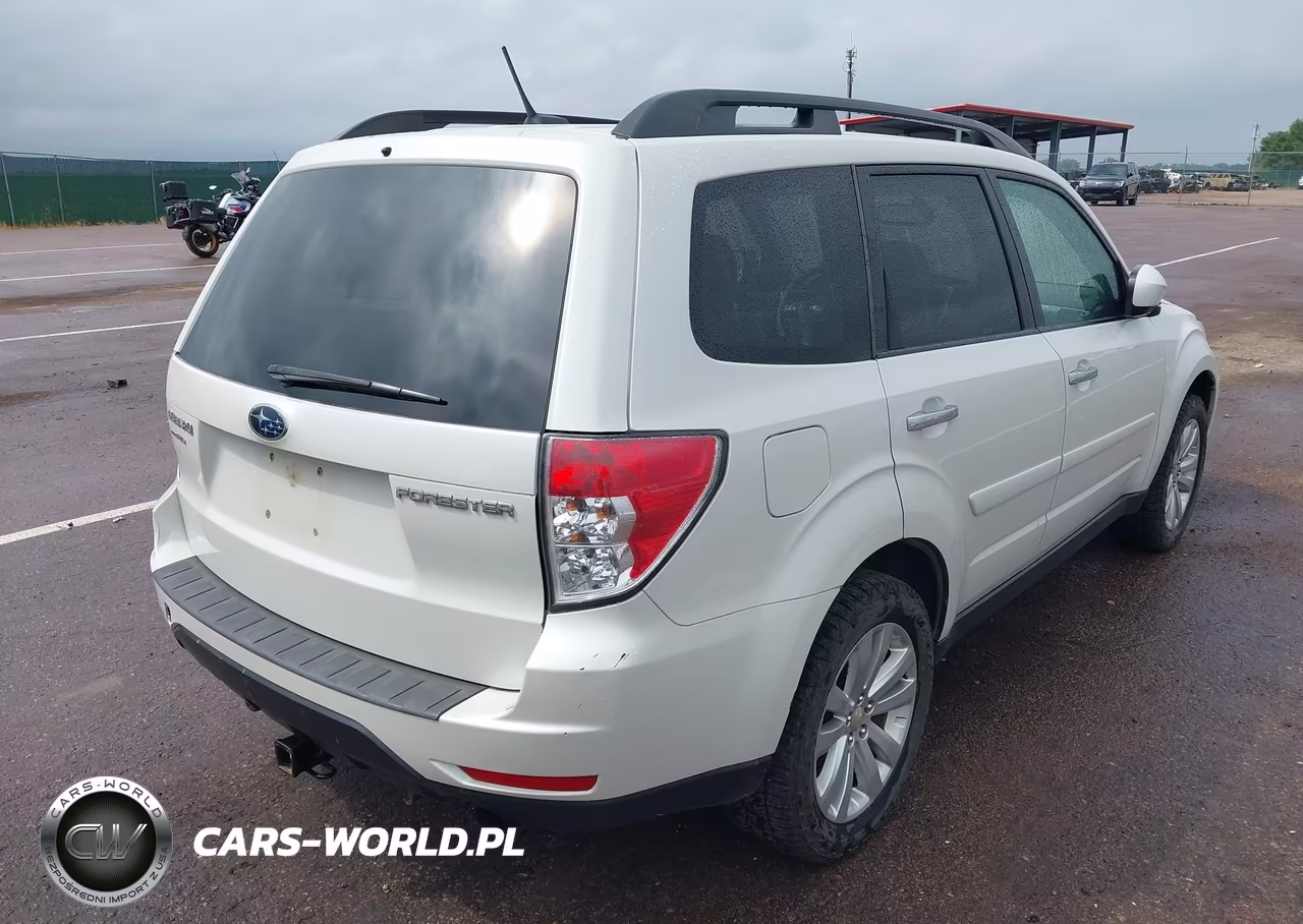 2011 Subaru Forester 2.5X Limited VIN:JF2SHBEC0BH743733 - 4