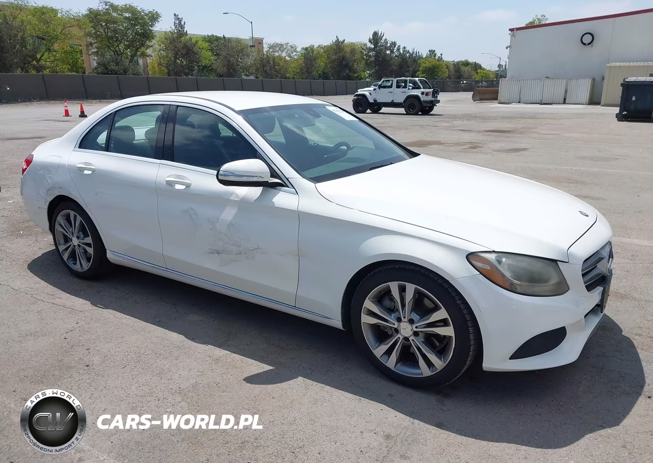 2015 Mercedes-Benz C 300 – zdjęcie 1 z 16