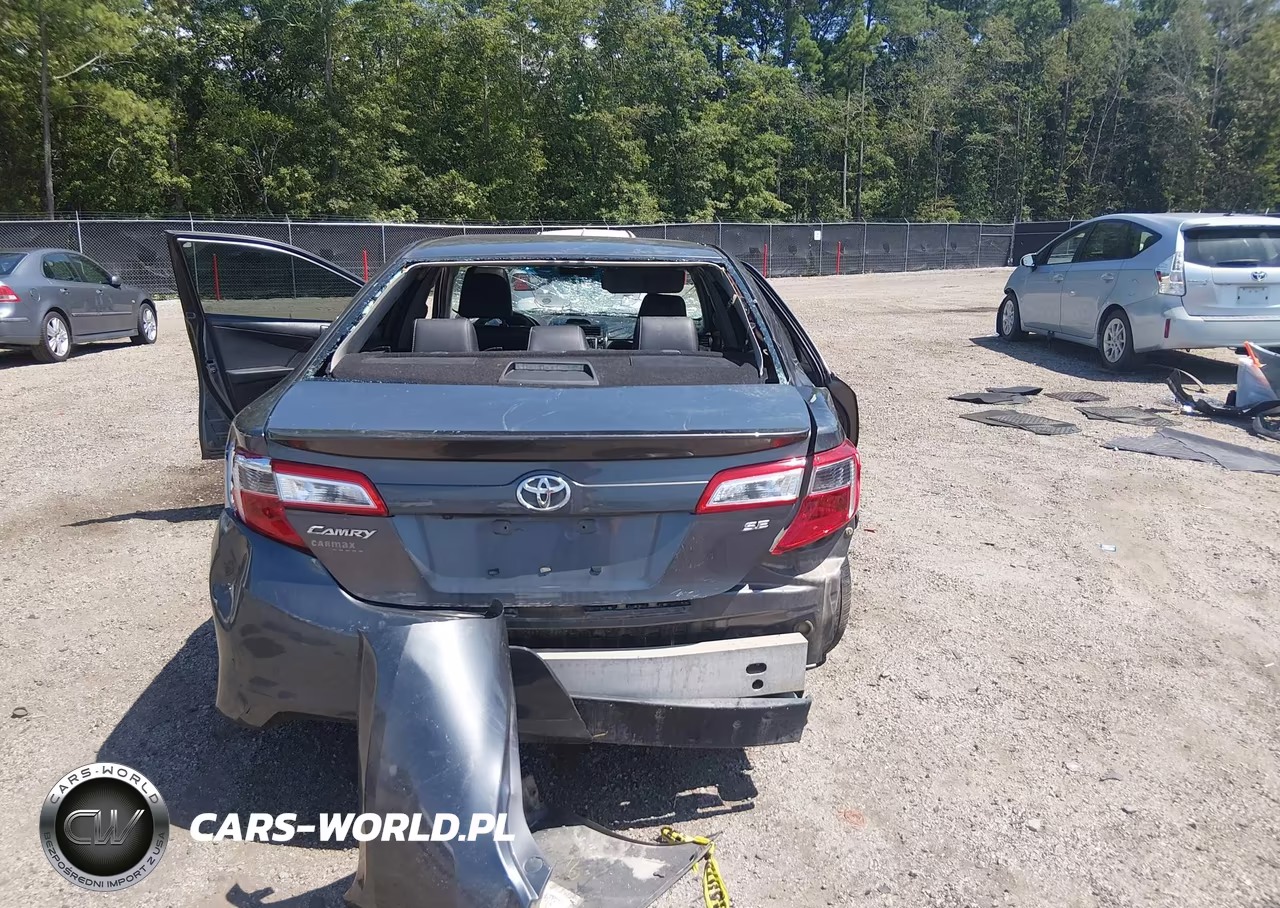 2014 Toyota Camry Se Sport VIN:4T1BF1FK7EU442517 - 16
