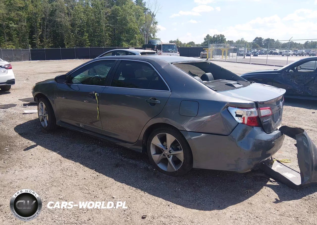 2014 Toyota Camry Se Sport VIN:4T1BF1FK7EU442517 - 3