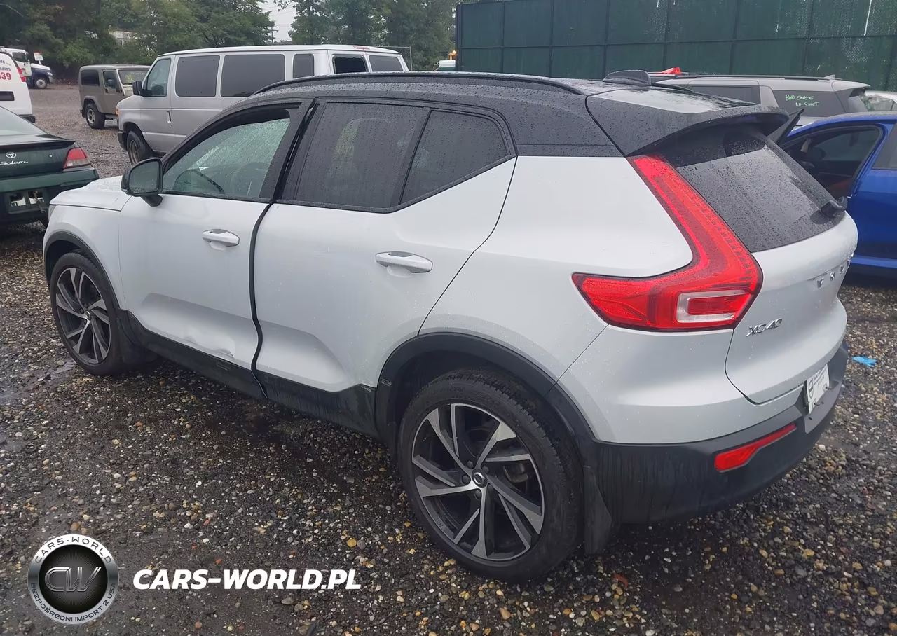 2022 Volvo Xc40 T5 R-Design VIN:YV4162UM6N2719693 - 3