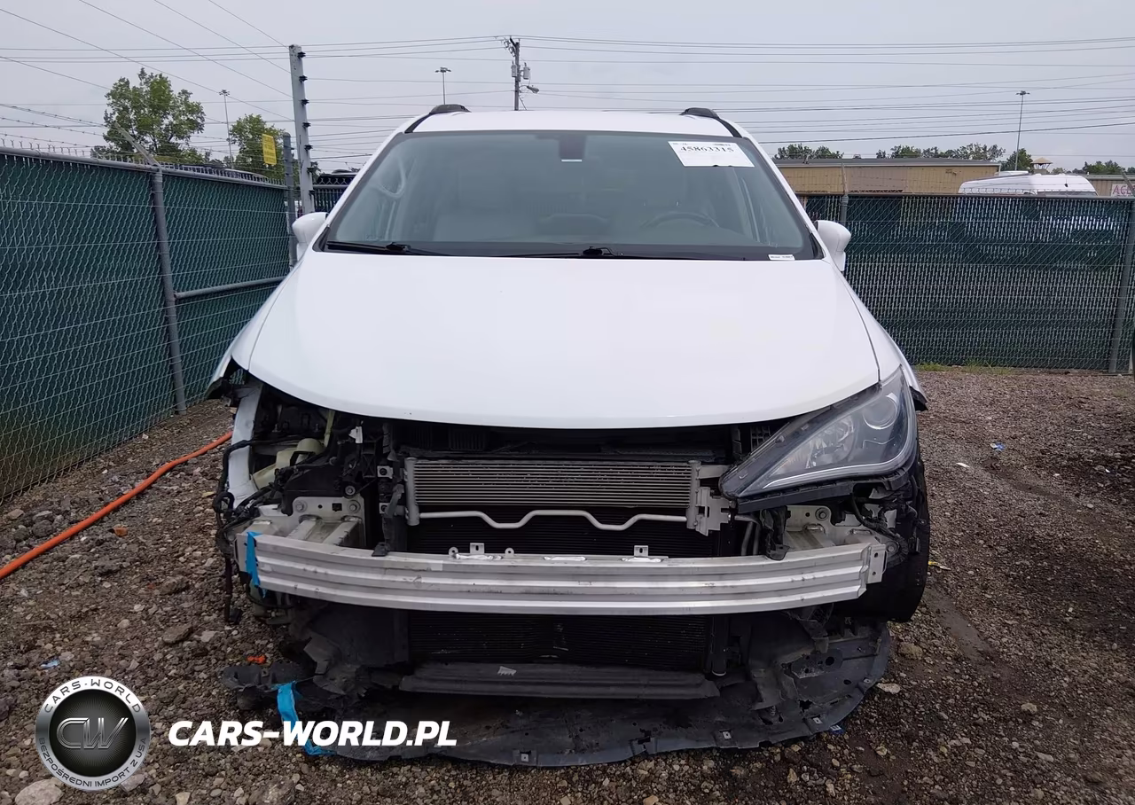 2017 Chrysler Pacifica Touring-L VIN:2C4RC1BG2HR569139 - 13