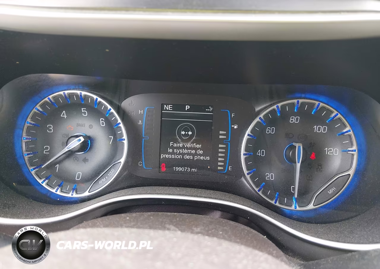 2017 Chrysler Pacifica Touring-L VIN:2C4RC1BG2HR569139 - 7