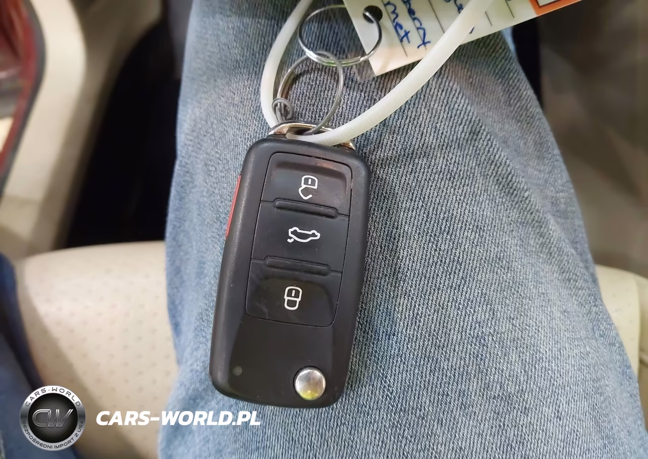 2016 Volkswagen Tiguan S VIN:WVGBV7AX1GW055543 - 11