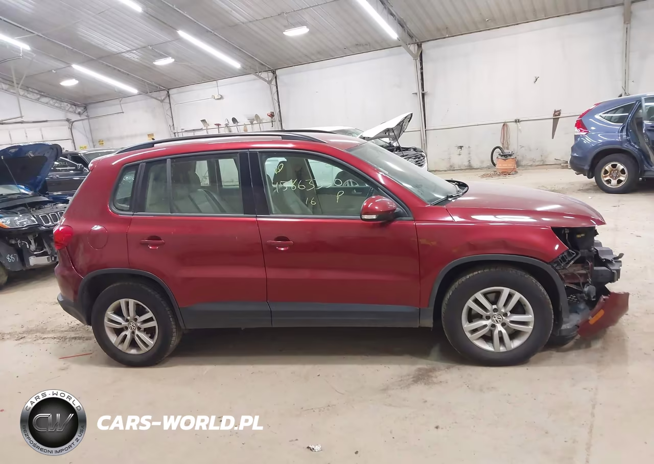 2016 Volkswagen Tiguan S VIN:WVGBV7AX1GW055543 - 14