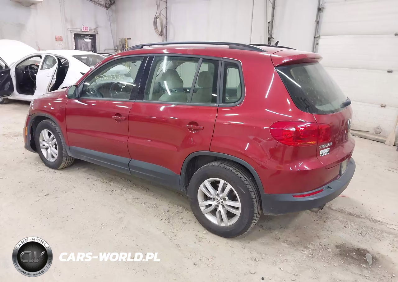 2016 Volkswagen Tiguan S VIN:WVGBV7AX1GW055543 - 3