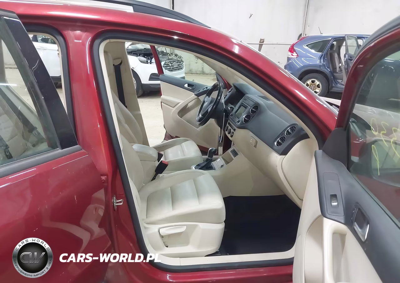 2016 Volkswagen Tiguan S VIN:WVGBV7AX1GW055543 - 5