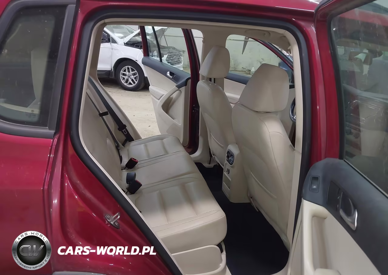 2016 Volkswagen Tiguan S VIN:WVGBV7AX1GW055543 - 8