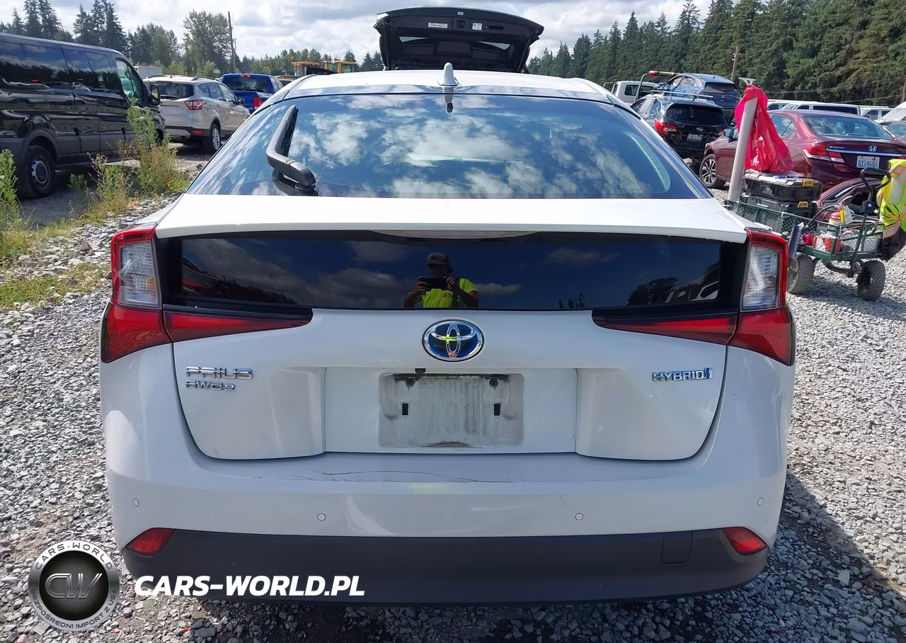 2022 Toyota Prius Le Awd-E VIN:JTDL9MFUXN3039303 - 17