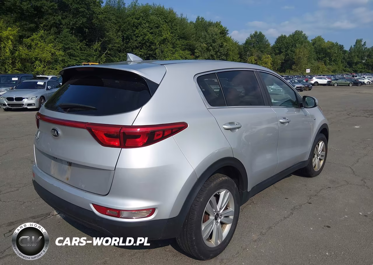 2018 Kia Sportage Lx VIN:KNDPMCAC8J7379318 - 4