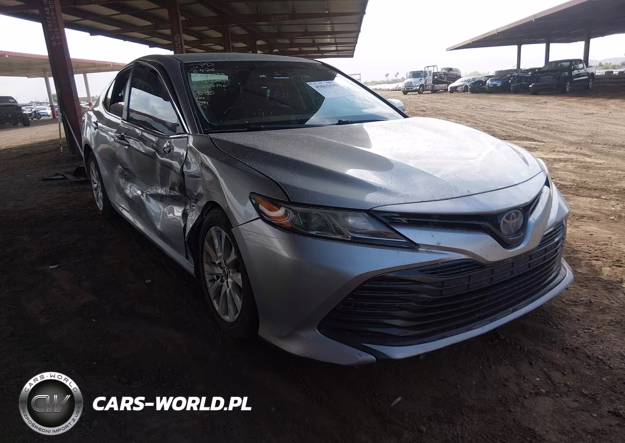 2018 Toyota Camry Le – zdjęcie 1 z 16