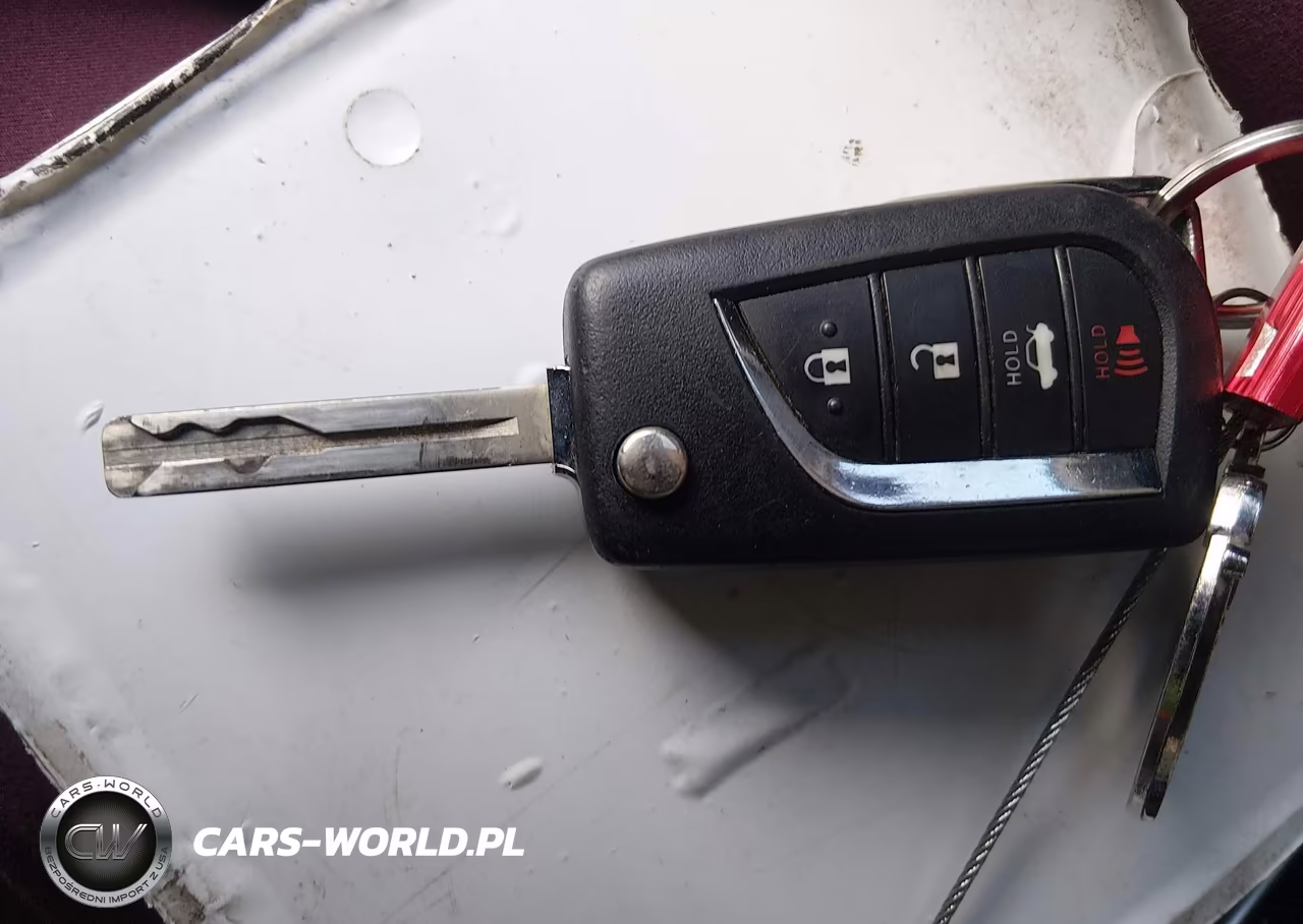 2018 Toyota Camry Le VIN:4T1B11HK0JU092380 - 11