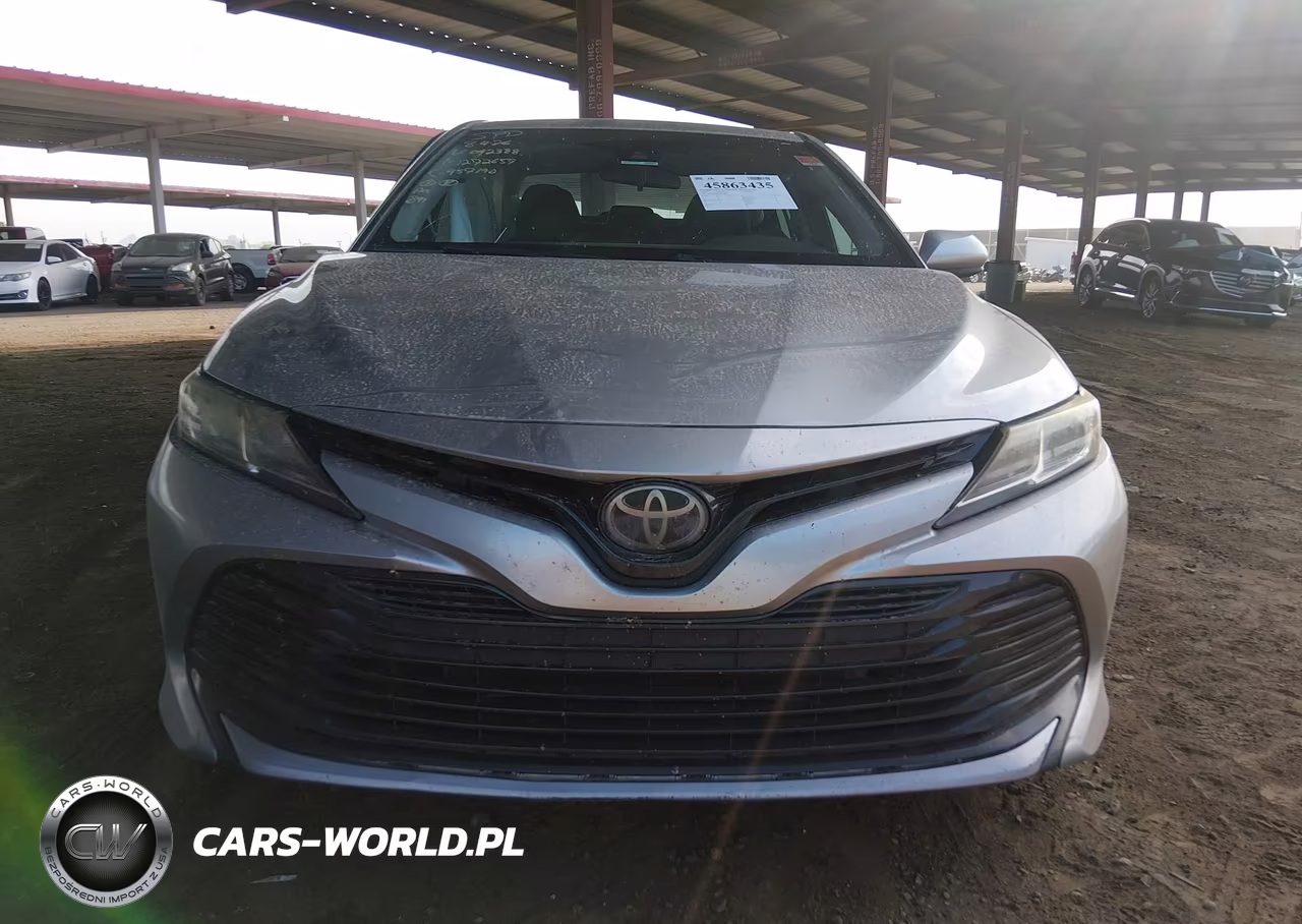 2018 Toyota Camry Le VIN:4T1B11HK0JU092380 - 12