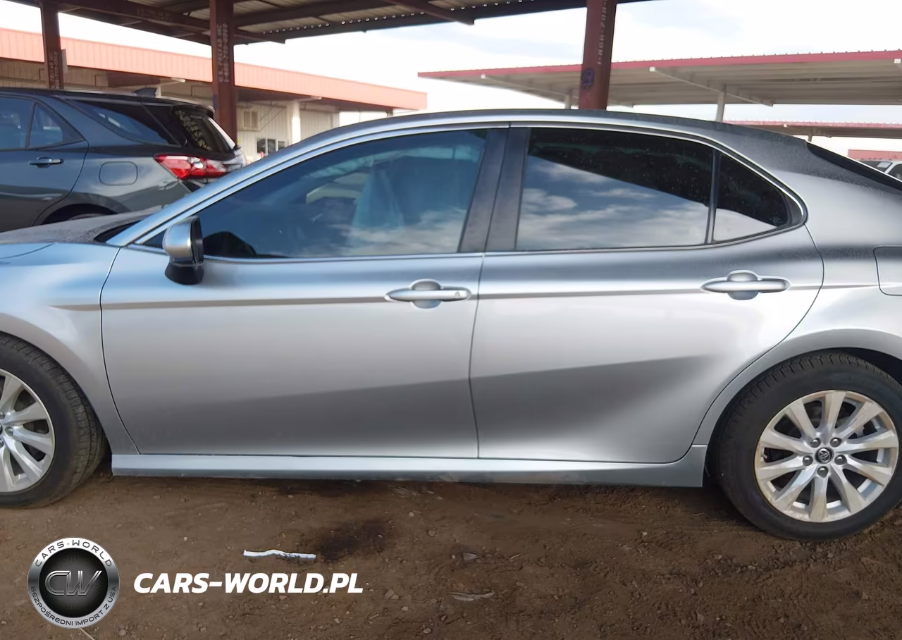 2018 Toyota Camry Le VIN:4T1B11HK0JU092380 - 14