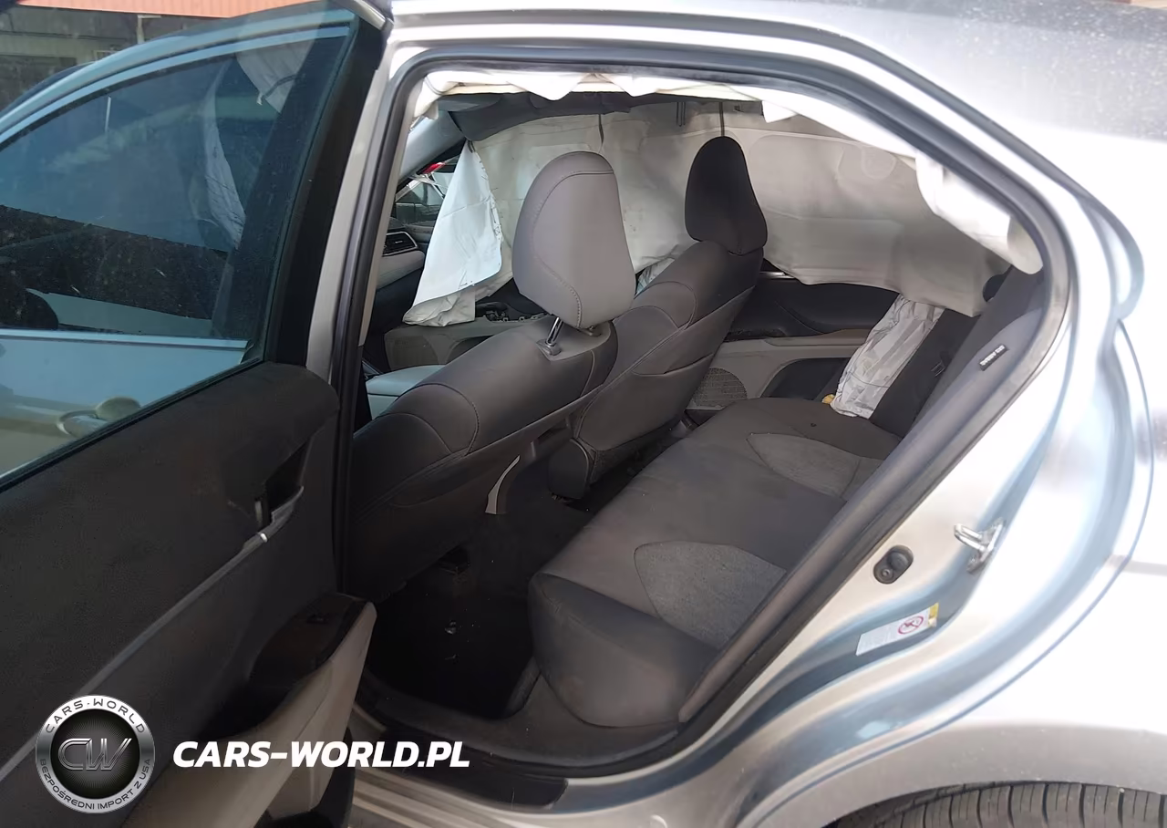 2018 Toyota Camry Le VIN:4T1B11HK0JU092380 - 8
