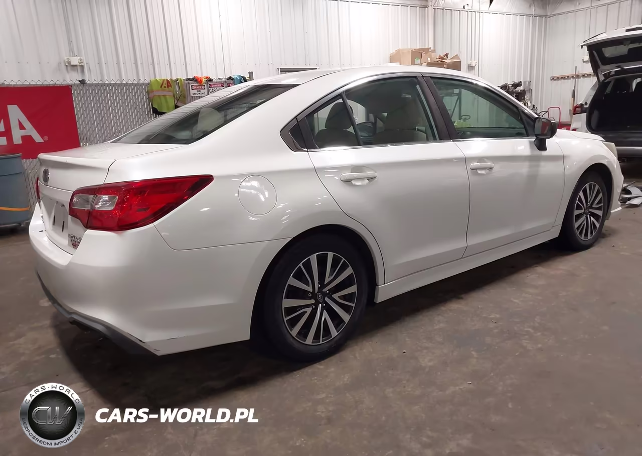 2018 Subaru Legacy 2.5I VIN:4S3BNAB60J3020251 - 4