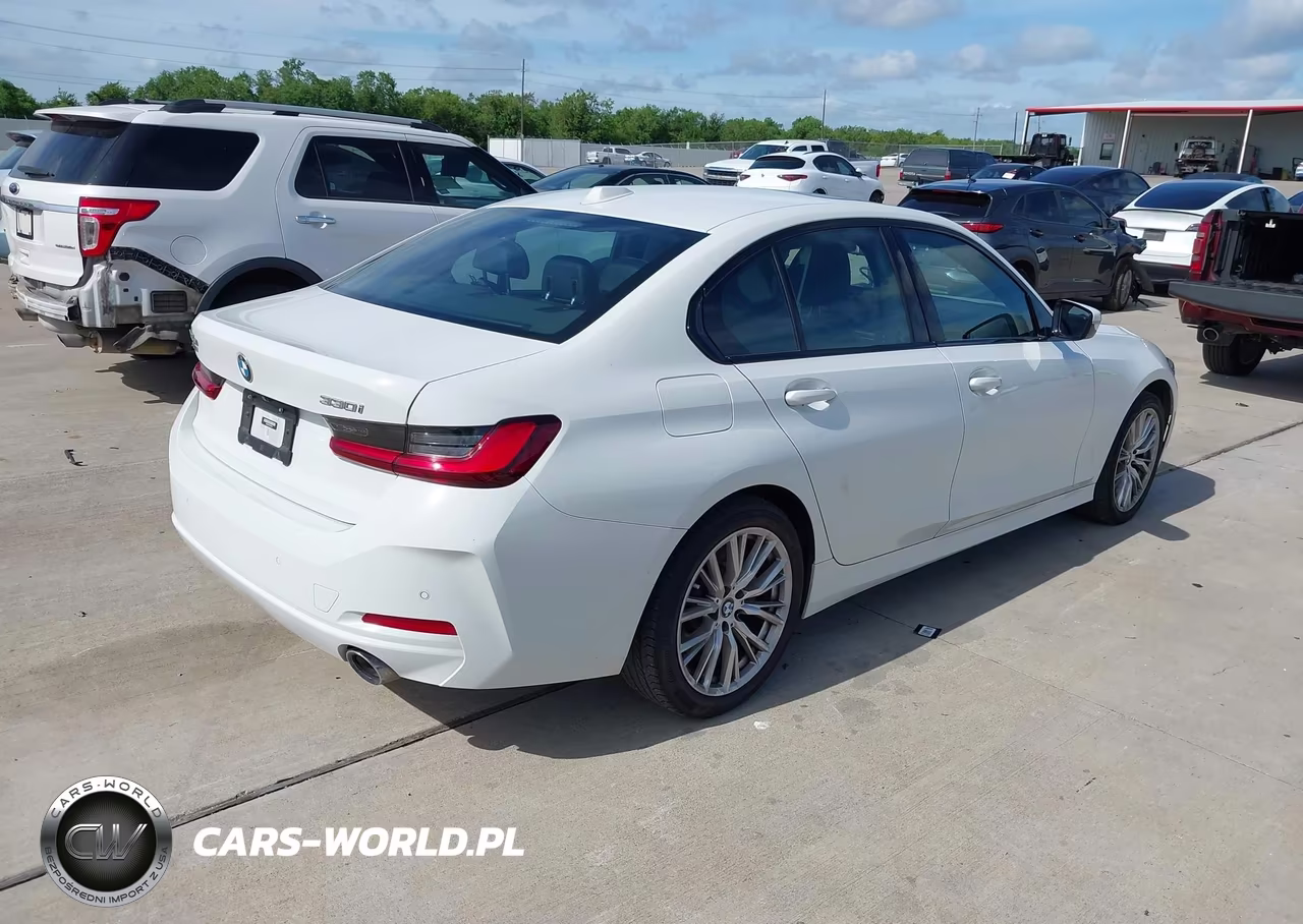 2023 BMW 330I xDrive VIN:3MW89FF06P8C94259 - 4