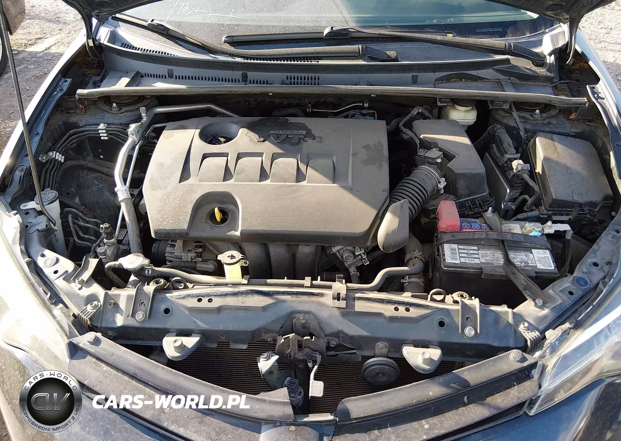 2018 Toyota Corolla Le VIN:5YFBURHE7JP753193 - 10