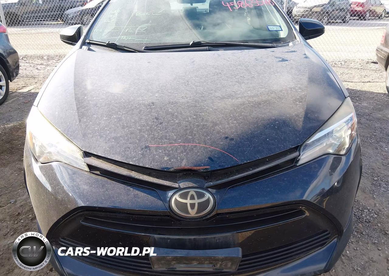 2018 Toyota Corolla Le VIN:5YFBURHE7JP753193 - 13