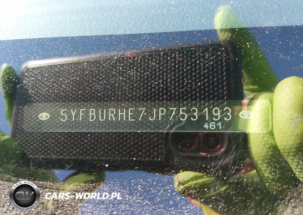 2018 Toyota Corolla Le VIN:5YFBURHE7JP753193 - 19