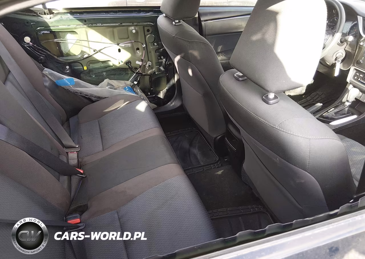 2018 Toyota Corolla Le VIN:5YFBURHE7JP753193 - 8