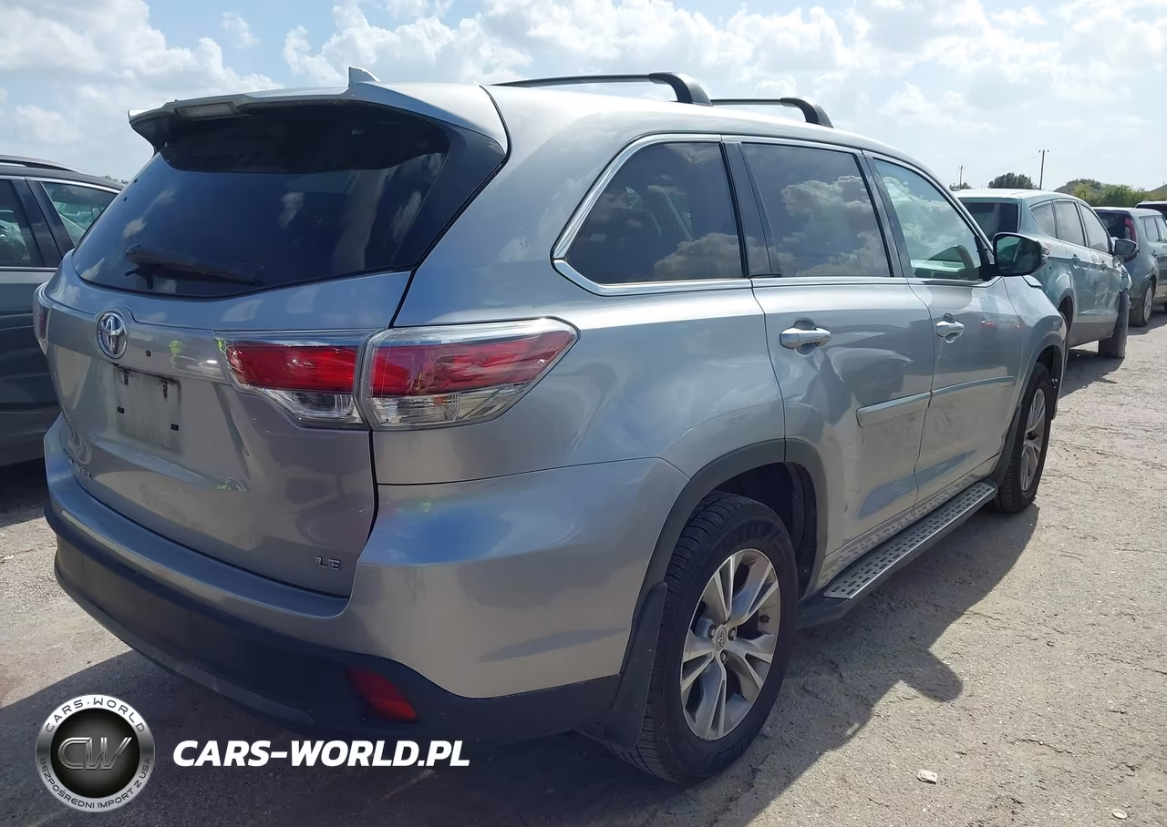 2015 Toyota Highlander Le Plus V6 VIN:5TDZKRFH0FS076536 - 4