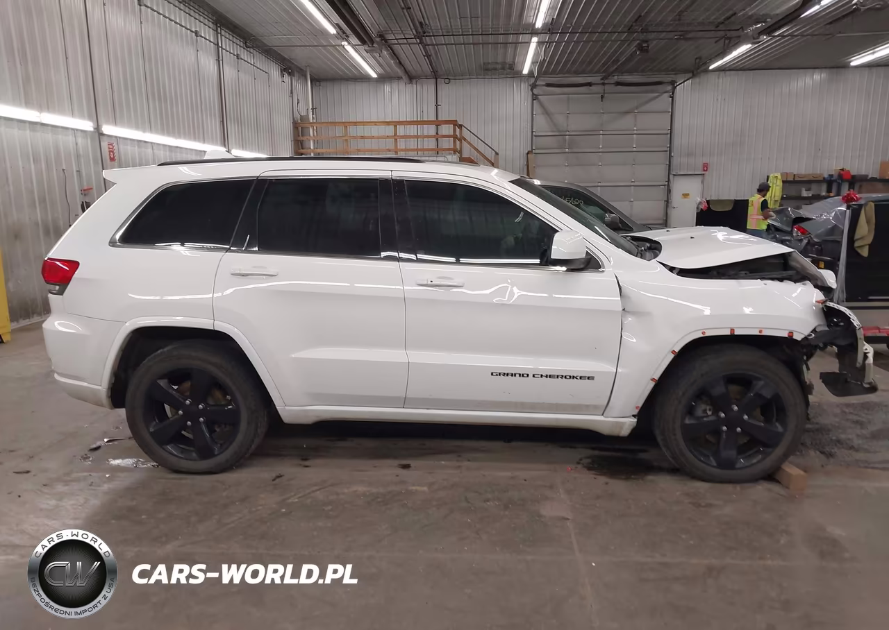 2015 Jeep Grand Cherokee Altitude VIN:1C4RJFAG5FC720680 - 14