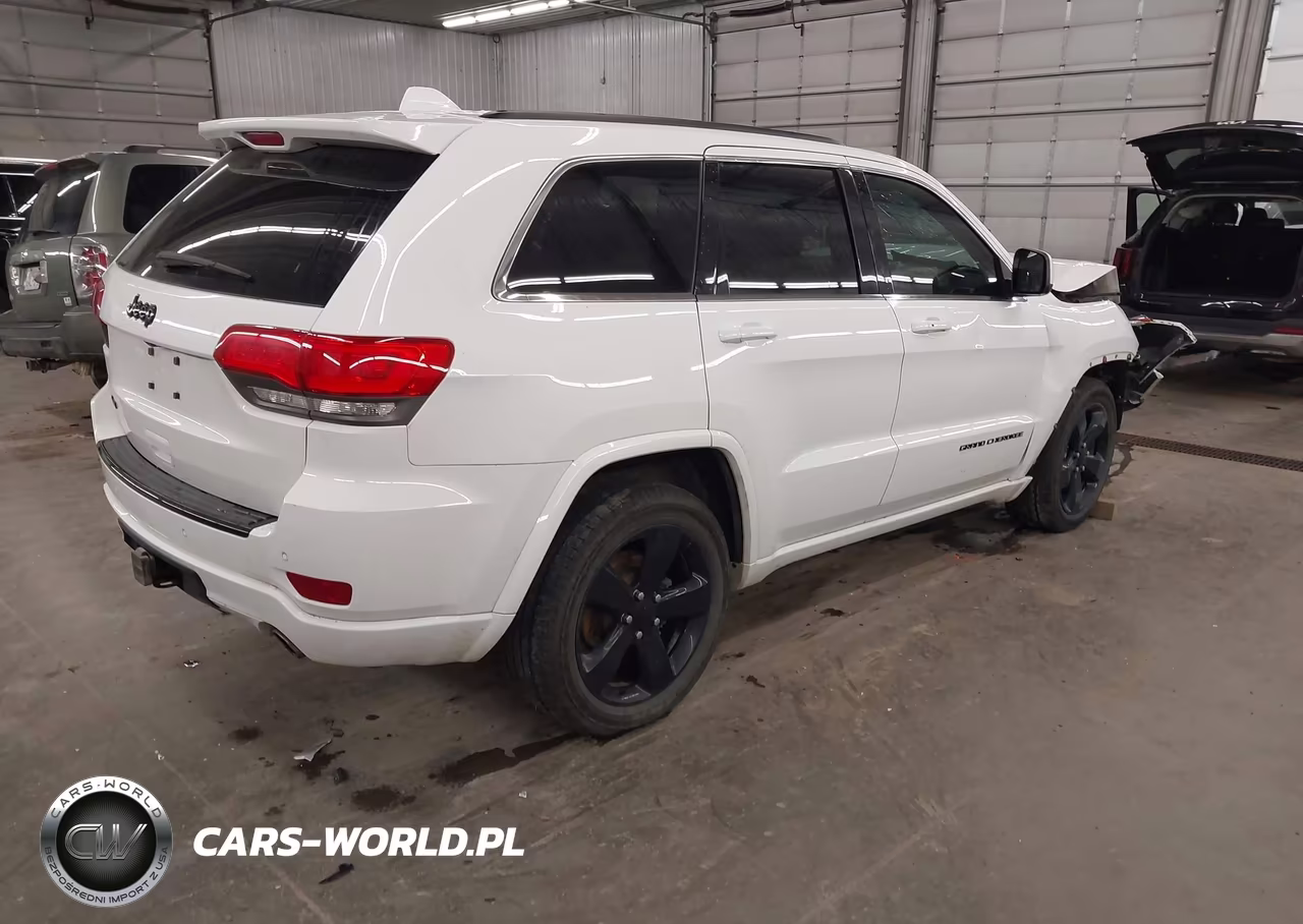 2015 Jeep Grand Cherokee Altitude VIN:1C4RJFAG5FC720680 - 4