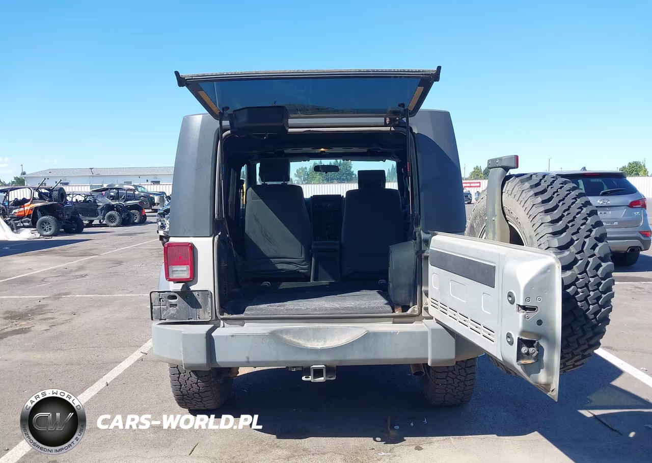 2007 Jeep Wrangler Rubicon VIN:1J4GA64147L127158 - 17