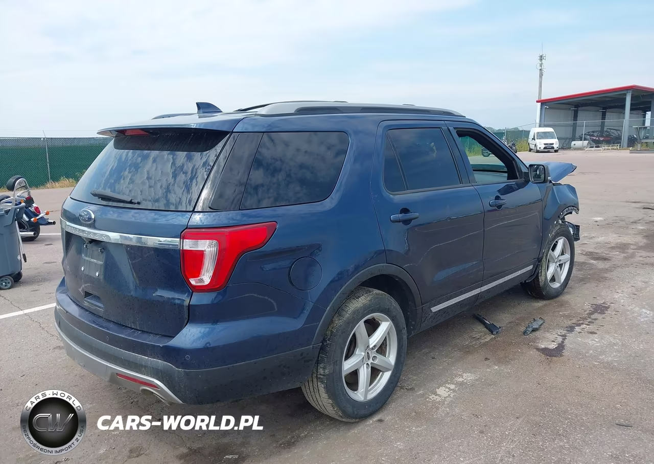 2017 Ford Explorer Xlt VIN:1FM5K8D85HGB12077 - 4