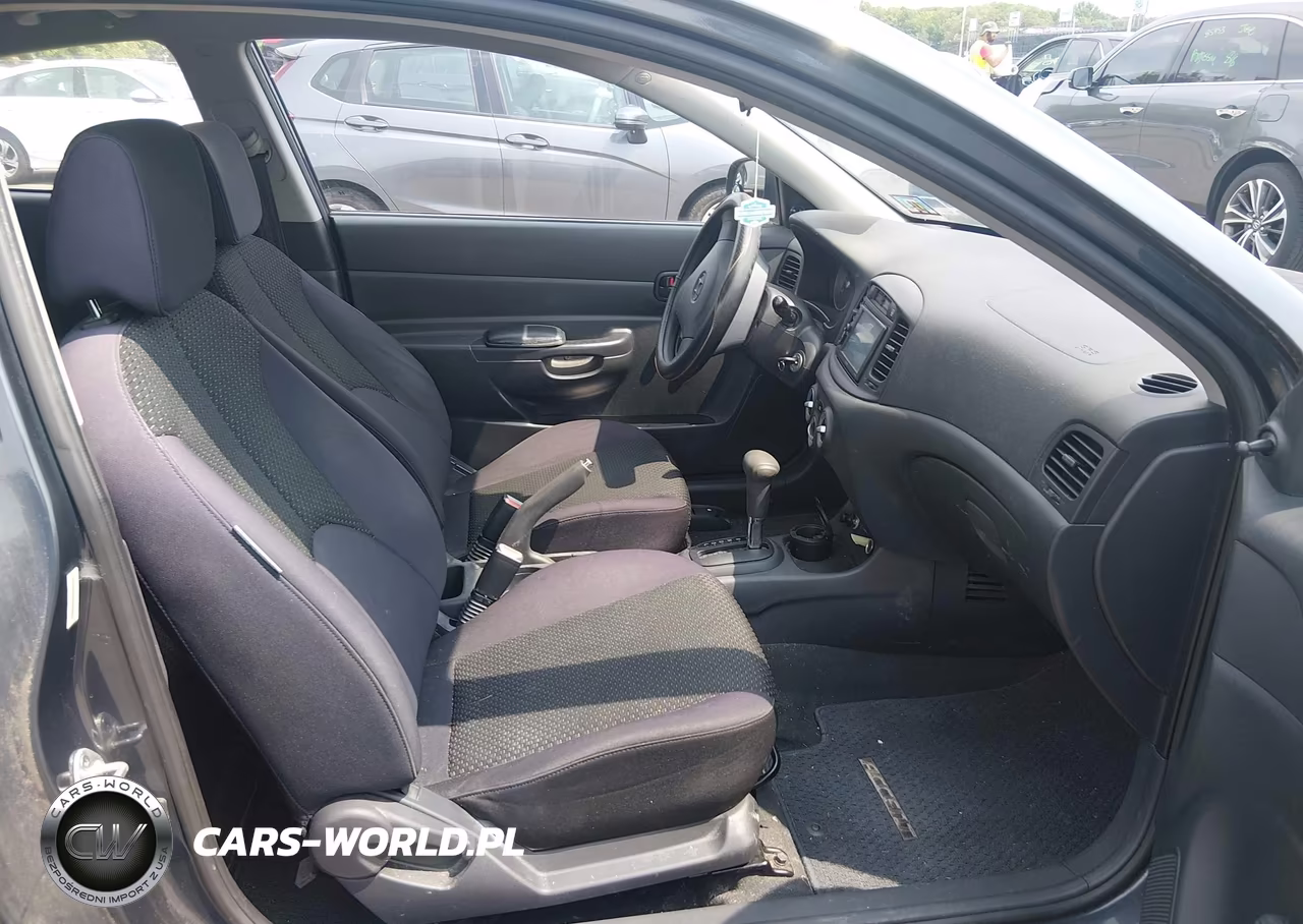 2010 Hyundai Accent Gs VIN:KMHCM3AC4AU158679 - 5
