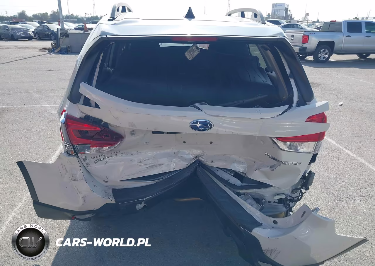 2024 Subaru Forester Premium VIN:JF2SKADC4RH511286 - 17