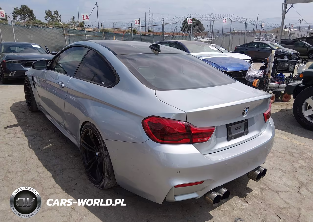 2016 BMW M4 VIN:WBS3R9C55GK337544 - 3