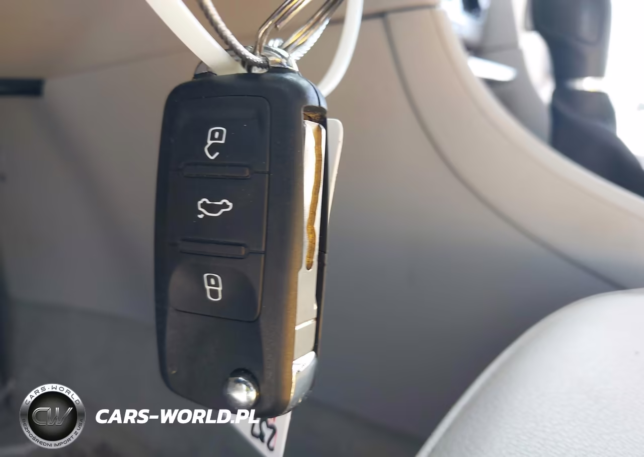 2015 Volkswagen Passat 1.8T Se VIN:1VWBT7A38FC013648 - 11